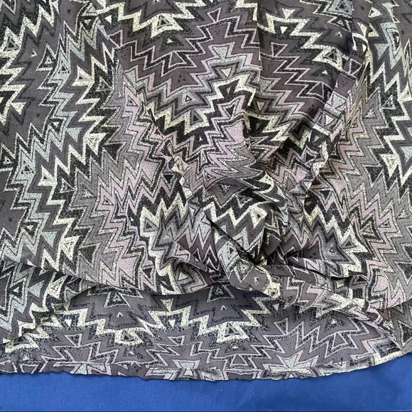 Forever 21 Sheer Funky Purple Chevron Gathered Front Long-Sleeve Blouse - Picture 7 of 10